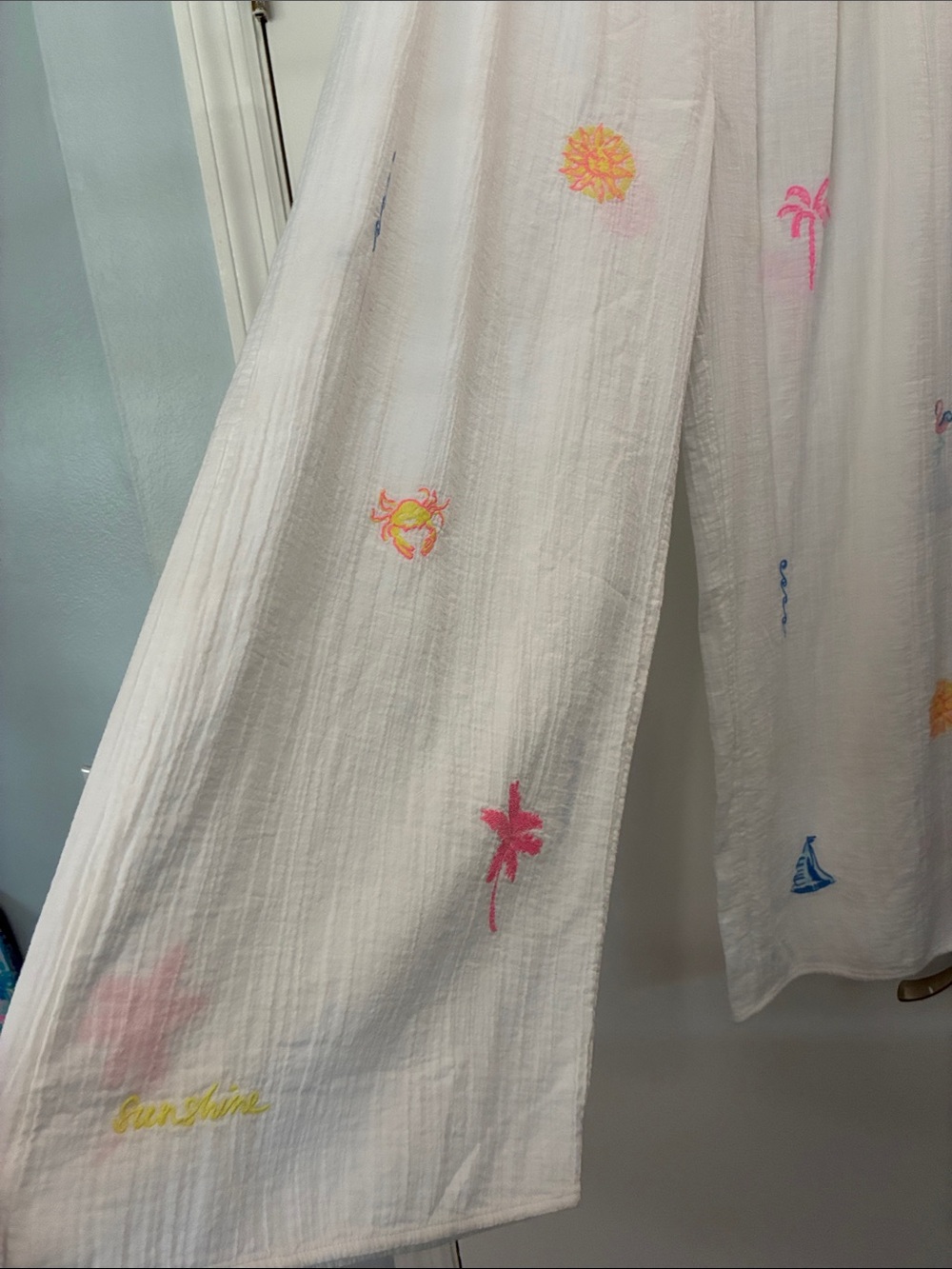 Lilly Pulitzer White Wide-Leg Pants with Colorful Embroidery - Picture 4 of 7